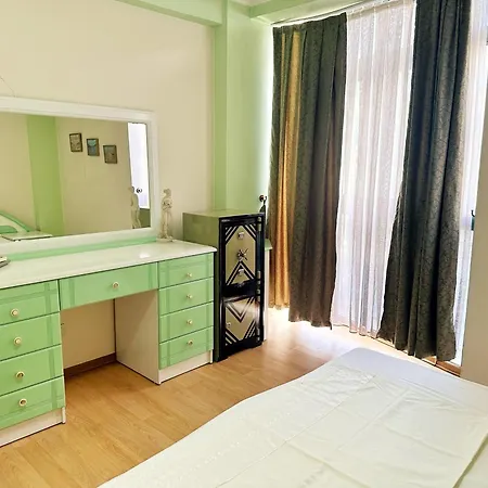 Ervin - 5 Min To Skenderbeg Square